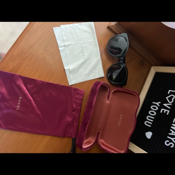 Gucci Cateye Polarized Sunglasses - Picture 10 of 10